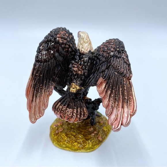 Bald Eagle Enameled Bejeweled Shiny Metal Hinged Trinket Box Magnetic Closure - Picture 6 of 9